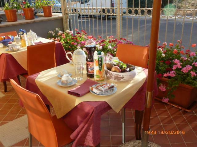 Sogno Di Mare Bed & Breakfast Pula Exterior foto